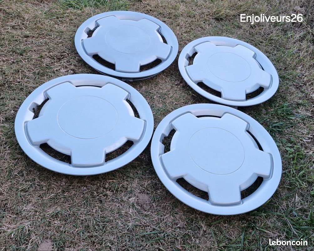 OMAC Lot De 4 Enjoliveurs 14 Pouces Noir/Bleu – Design Italien Élégant, ABS + PA66, Faciles à Monter