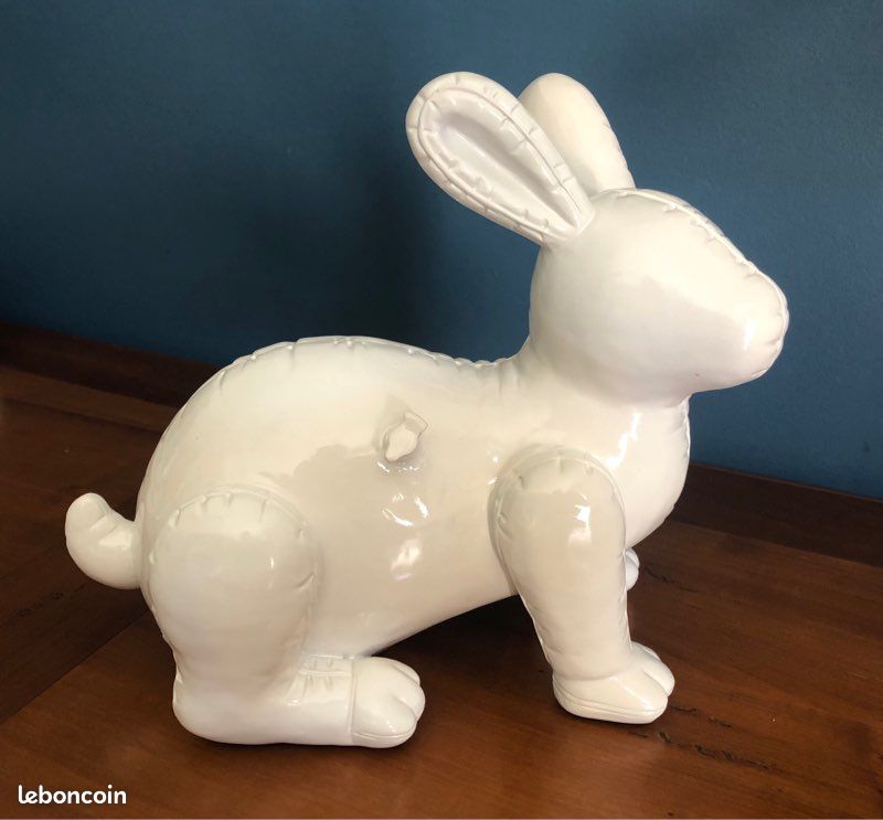 Lapin décoratif en résine (image 1)