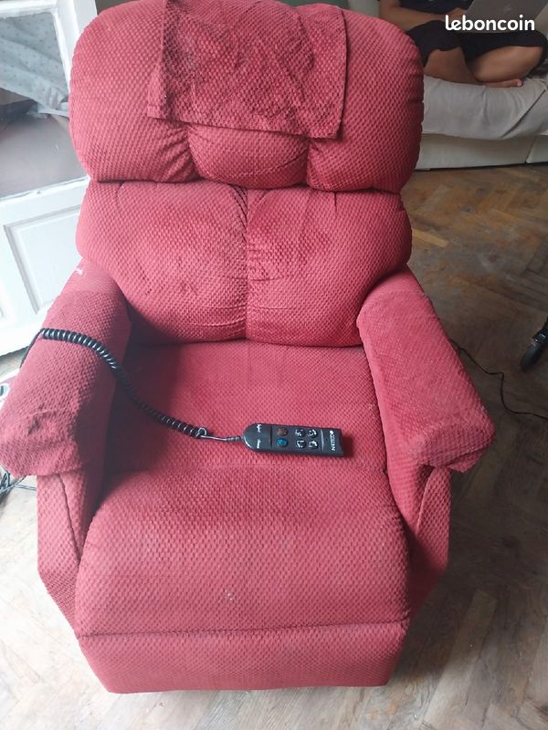 Fauteuil inclinable télécommandé (image 1)