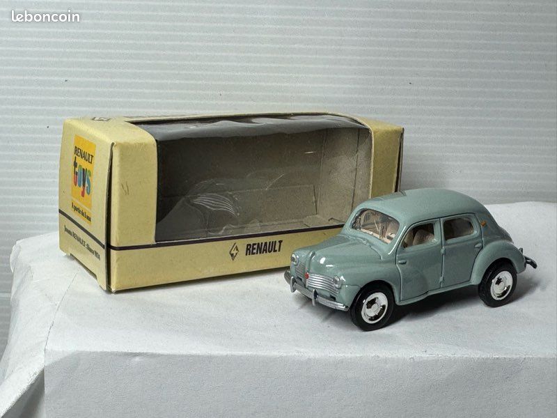 Collection Automobile 1/64 Miniature Renault 4 CV 1946 Blanche - Norev 1/64 - Neuf En Boîte Carton Plaque Renault