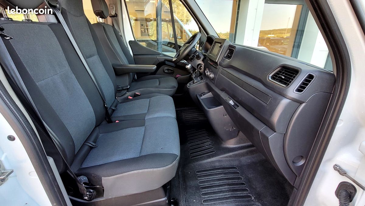 Renault Master L2H2 dCi 150 Grand Confort 7 places (image 9)