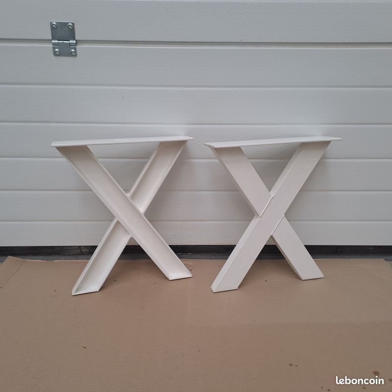 Piétement de table (image 1)