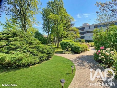 Appartement 5 pièces 101 m² · à Sèvres · 101 m² · 440 000 €