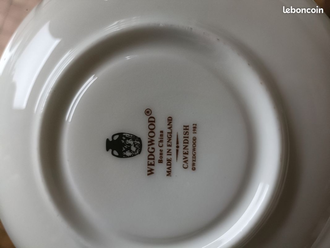 Service en porcelaine Wedgwood Cavendish – Made in England – 38 pièces – (image 4)