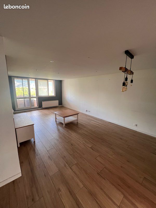 Appartement 4 pièces 84 m² · à Échirolles · 84 m² · 18 000 €