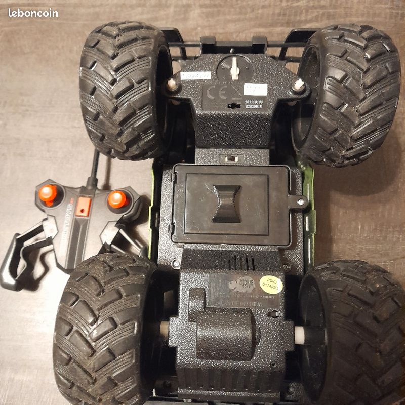 Voiture télécommandée (image 3)