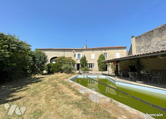 Maison 8 pièces 250 m²