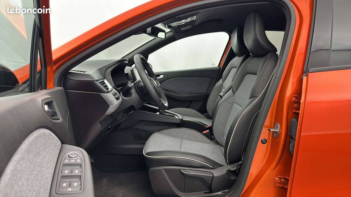 Renault clio e tech full hybrid 145 techno (image 25)
