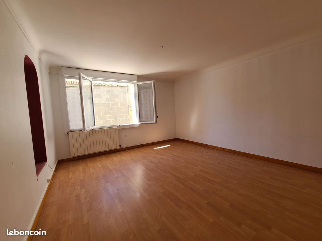 Maison 6 pièces 144 m² · à Néré · 144 m² · 78 000 €