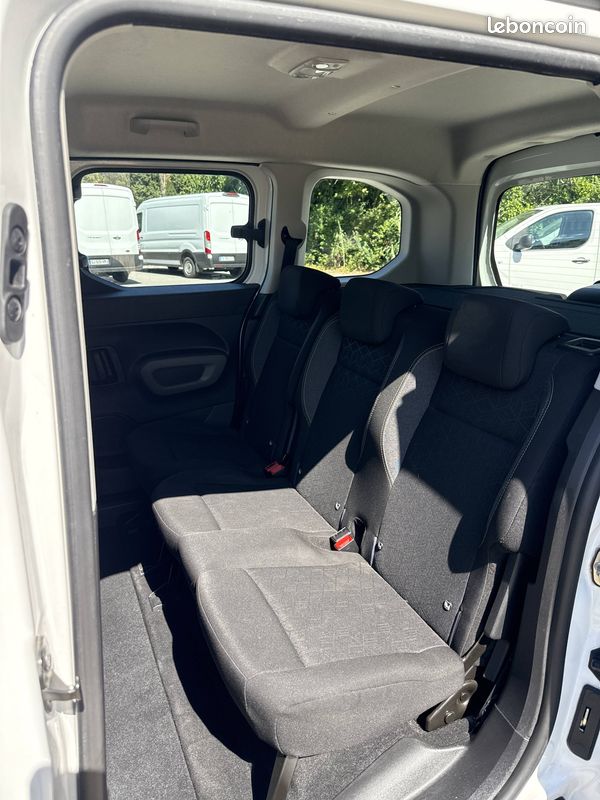 Peugeot Rifter 1.2 PureTech 110ch S&S Stand Pack 2021 (image 6)