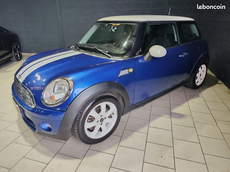 Mini MINI COOPER D 110CH (image 1)