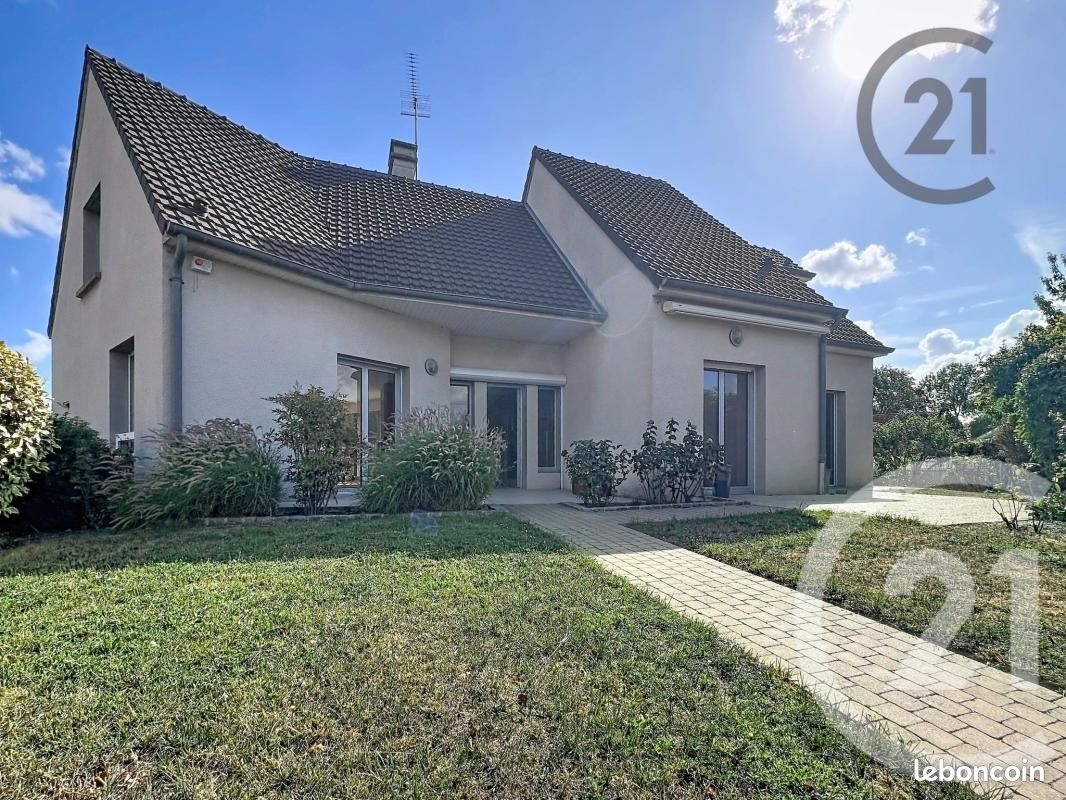 Maison 8 pièces 161 m² · à Val de Livre · 161 m² · 349 000 €