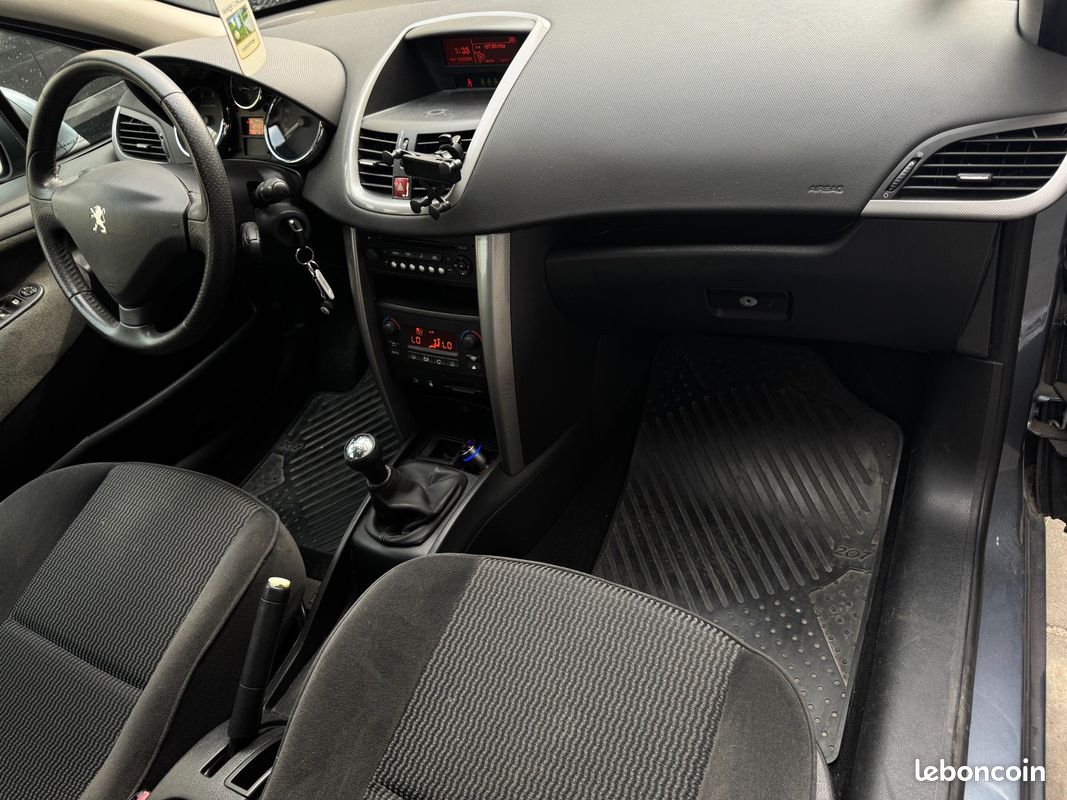 PEUGEOT 207 1.6 120ch Exécutive - 2ème Main / Courroie Accessoire OK (image 23)