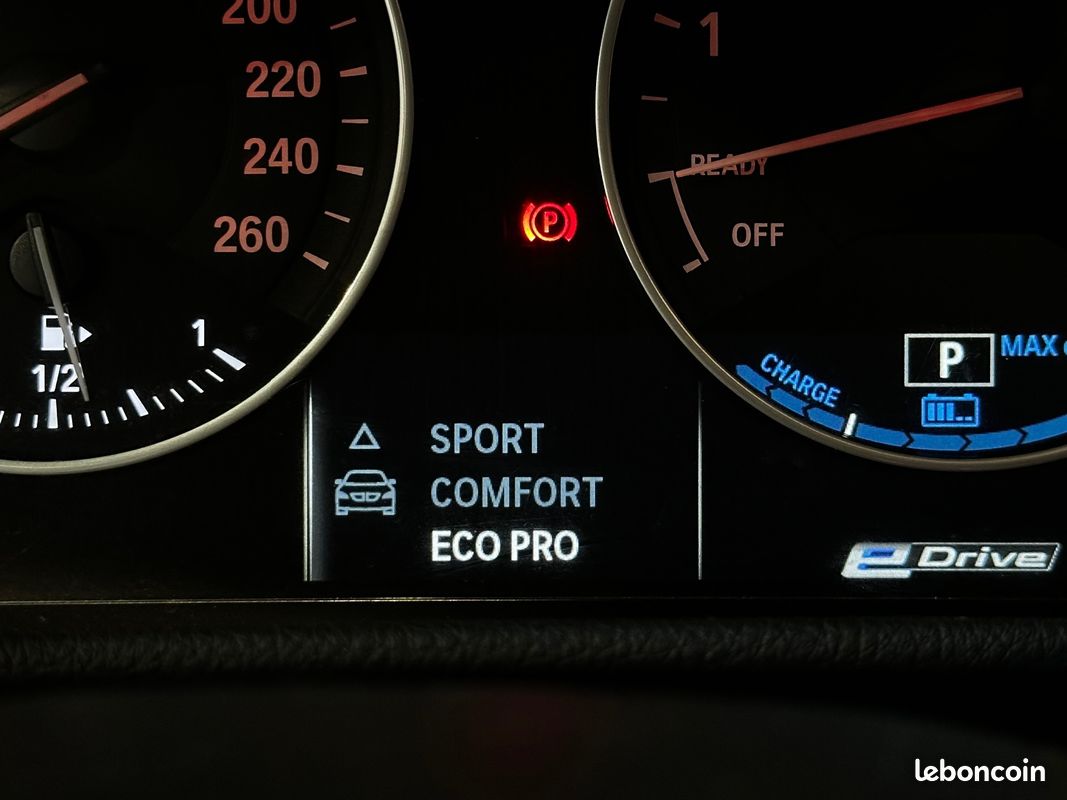 BMW SERIE 2 ACTIVE TOURER F45 225xe iPerformance 224 ch M Sport A (image 32)