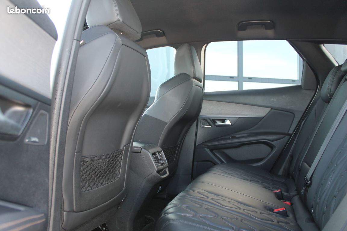 Peugeot 3008 2.0 BlueHDi 180ch SetS EAT6 GT (image 12)