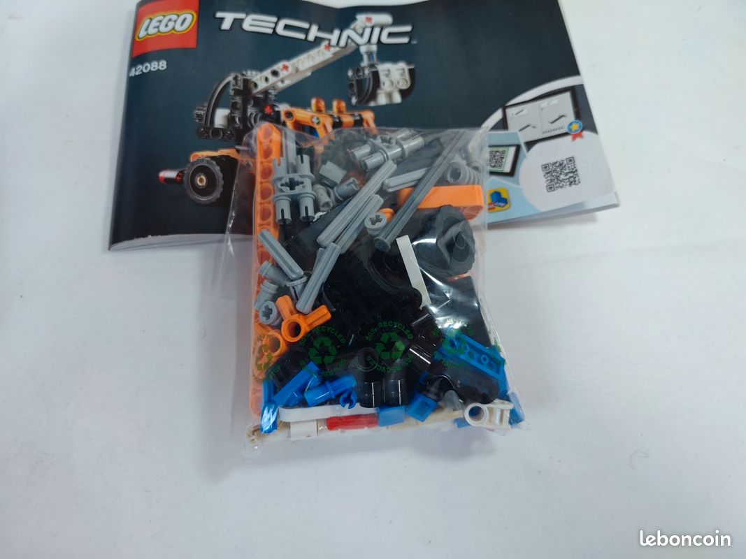 Lot LEGO Technic 42088 42057 avec notices – grue complète