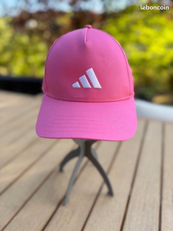 Casquette Adidas rose avec inscription brodée en blanc en coton (image 1)
