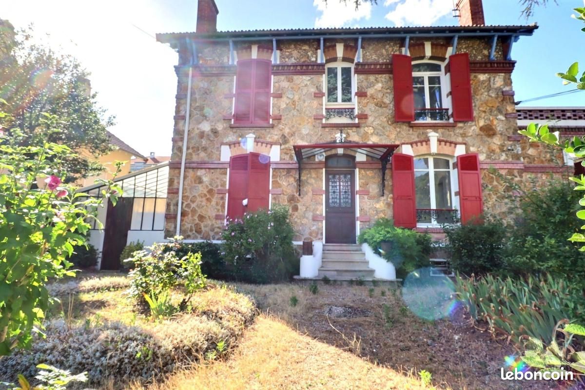 Immeuble 5 pièces 108 m² · à Achères · 108 m² · 275 000 €