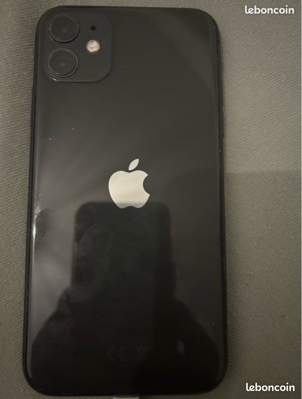 IPhone 11 128go noir en bon état (image 3)