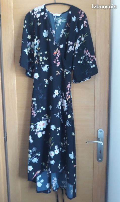 Robe asymétrique portefeuille noire fleurs cache cache t 40 neuve (image 2)