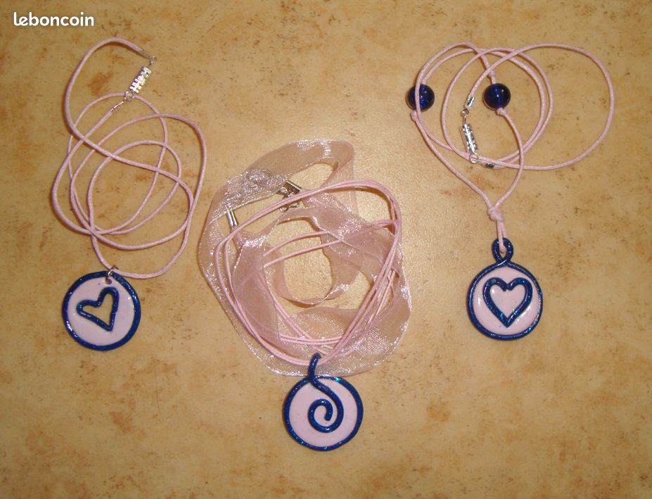 Pendentif en fimo détouré acier, bleu ou jaune - fait main (image 2)