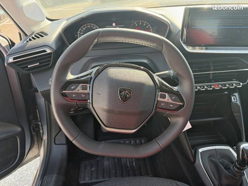 Peugeot 208 100 S&S BVM6 Style (image 16)