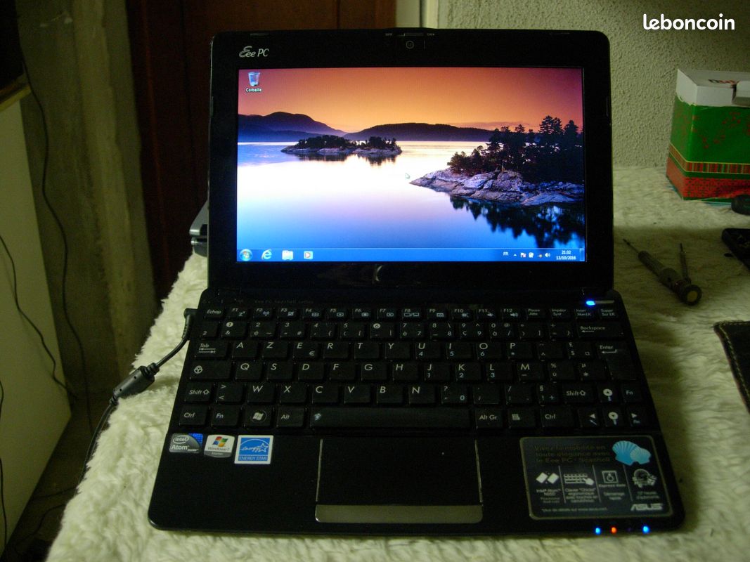 Remplacement de la carte Wi-Fi du Asus Eee PC 1000HE - Tutoriel de réparation iFixit