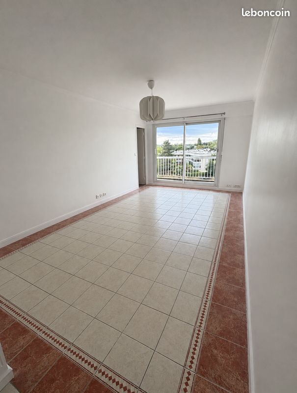 Appartement 3 pièces 80 m² · à Le Chesnay-Rocquencourt · 80 m² · 1 800 €/mois
