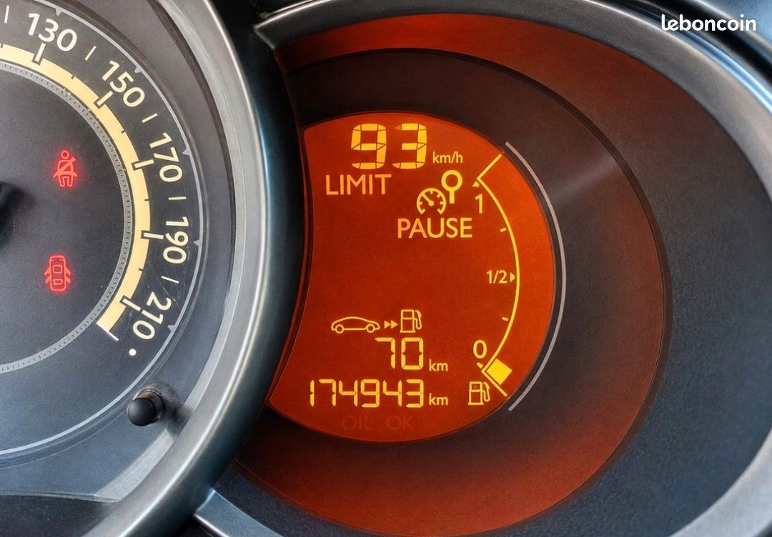 Citroën C3 II 1.4 HDi 70 Diesel SOCIÉTÉ 2 PLACES (image 3)