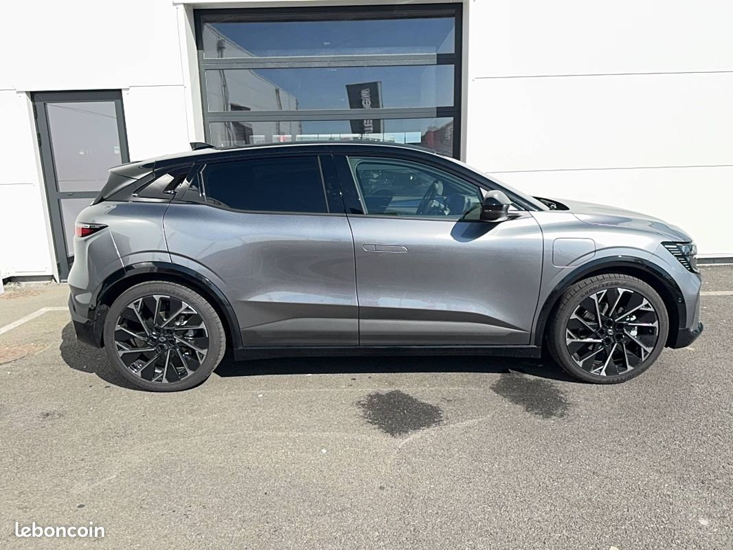 RENAULT Megane E-Tech 220 ch autonomie confort esprit Alpine (image 6)