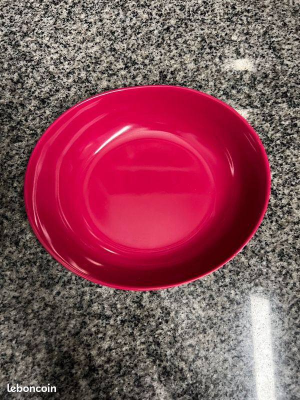 Assiette creuse rose (image 1)