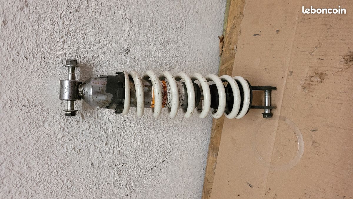 Amortisseur 650 sv (image 2)