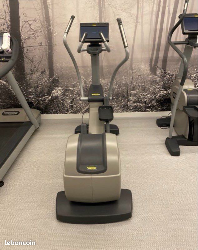 Vélo cardio pro TECHNOGYM (image 5)