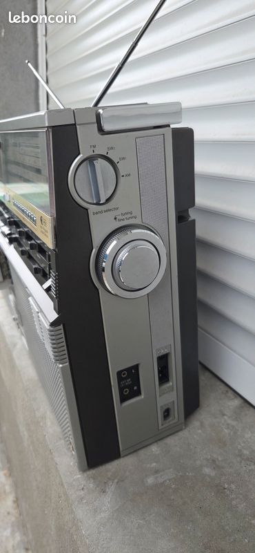 VINTAGE Sharp Boombox GF 555 Double Cassette Player - For Parts Only