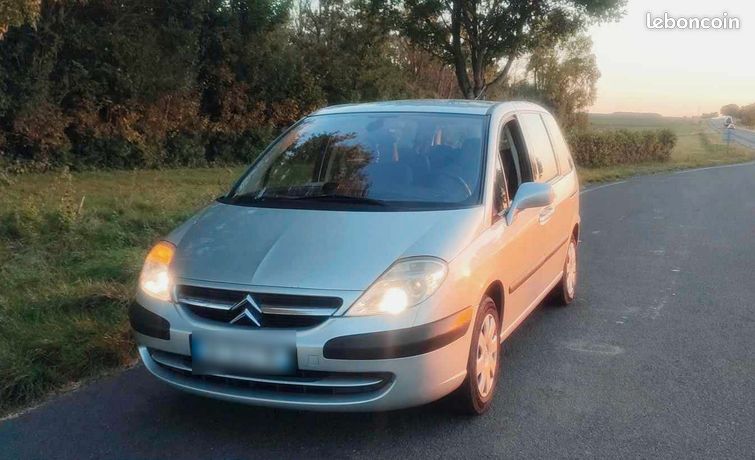 Annonce Citroen c8 (2) 2.0 hdi 135 fap exclusive 7pl 2013 DIESEL