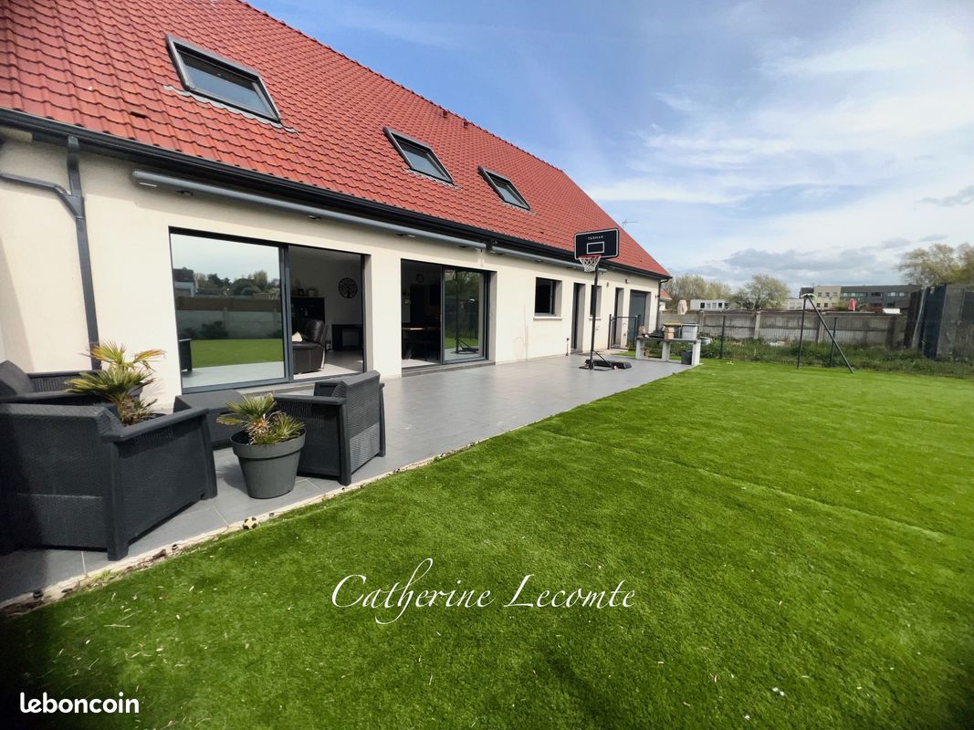 Maison 9 pièces 199 m² · à Wimille · 199 m² · 699 000 €