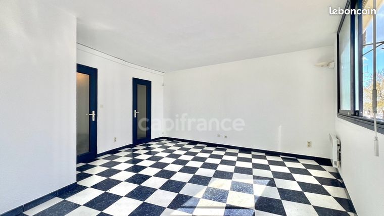 https://img.leboncoin.fr/api/v1/lbcpb1/images/7d/8b/36/7d8b3664b4be35cdb77aa6da4d0847348f67a31d.jpg?rule=ad-image