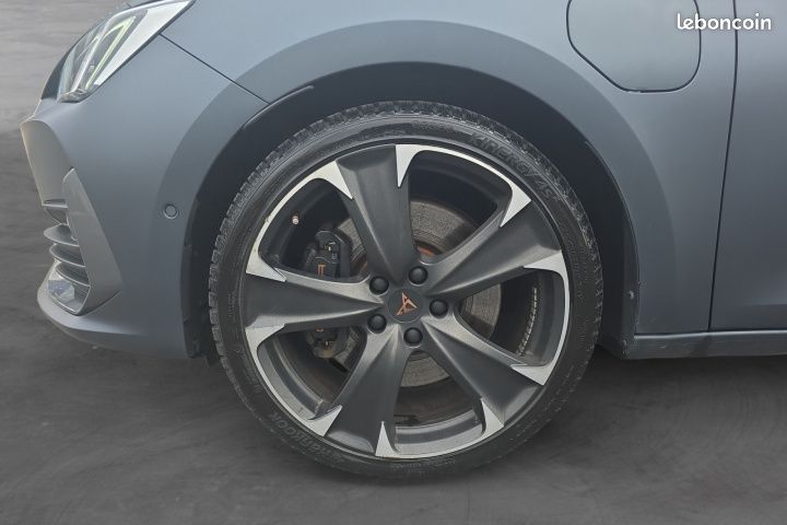 CUPRA LEON 1.4 E-HYBRID 245 VZ DSG6 Sièges chauffants Toit Ouvrant Peinture Mate Garantie 12 mois (image 7)