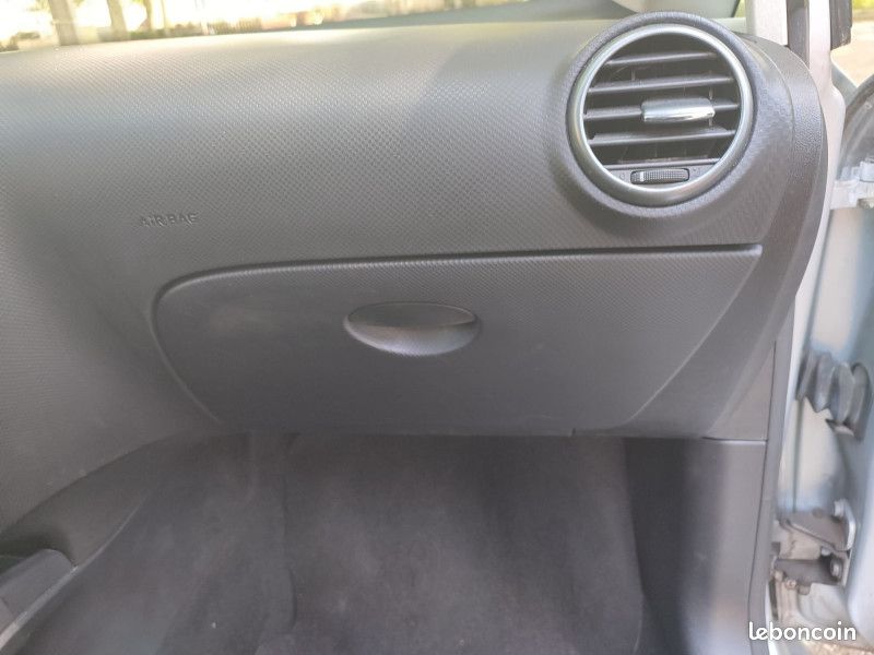 Seat LEON 2.0 TDI140 STYLANCE (image 17)