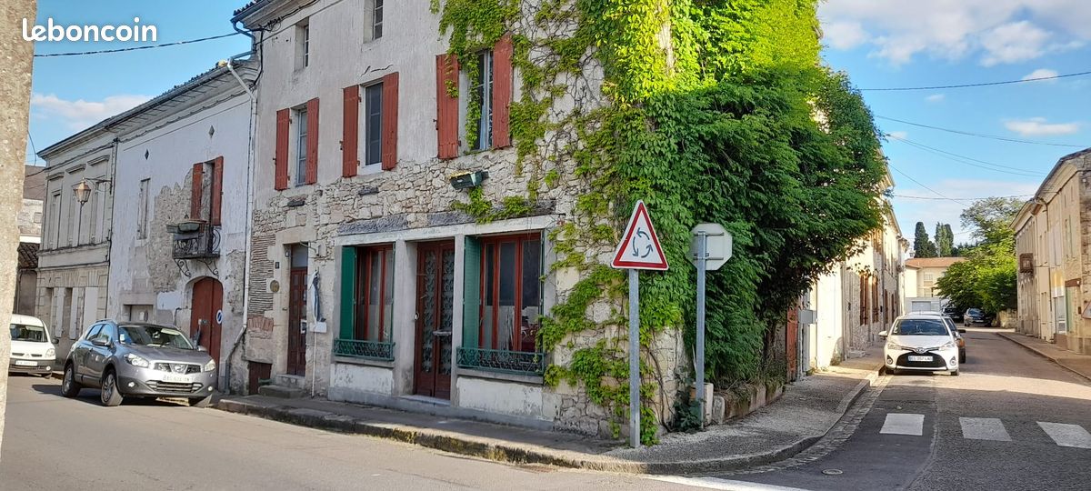 Maison 4 pièces 179 m² · à Gensac · 179 m² · 85 000 €