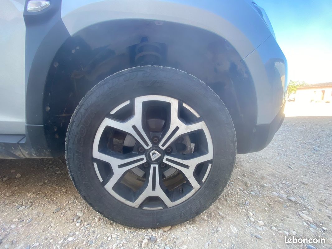 DACIA DUSTER dCi 115 4x4 Prestige excellent état gps attelage remorque caméra de recul garantie 12 mois (image 19)