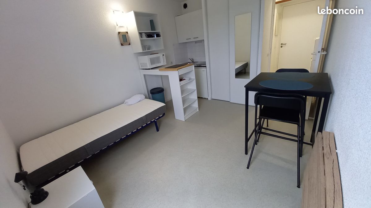 17m2 Loue STUDIO Meublé 17m2 en parfait Etat Pour Etudiant proche Gares de ...