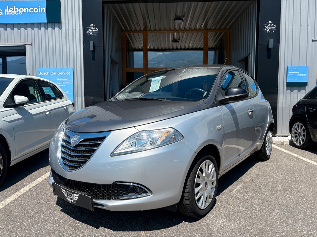 Lancia Ypsilon 1.2 8V 69ch Gold 5 p - Clim, Bluetooth (image 1)