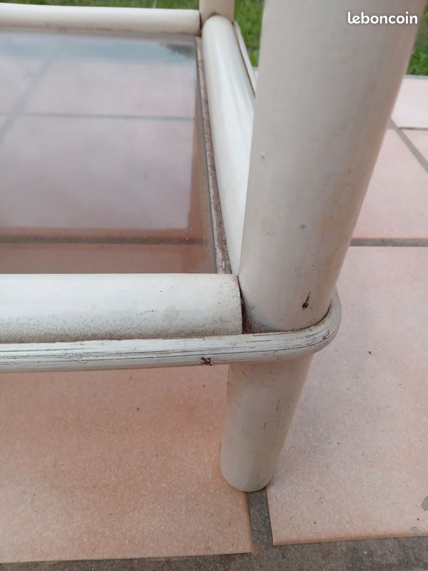 Petite table blanche en bambou et verre (image 5)