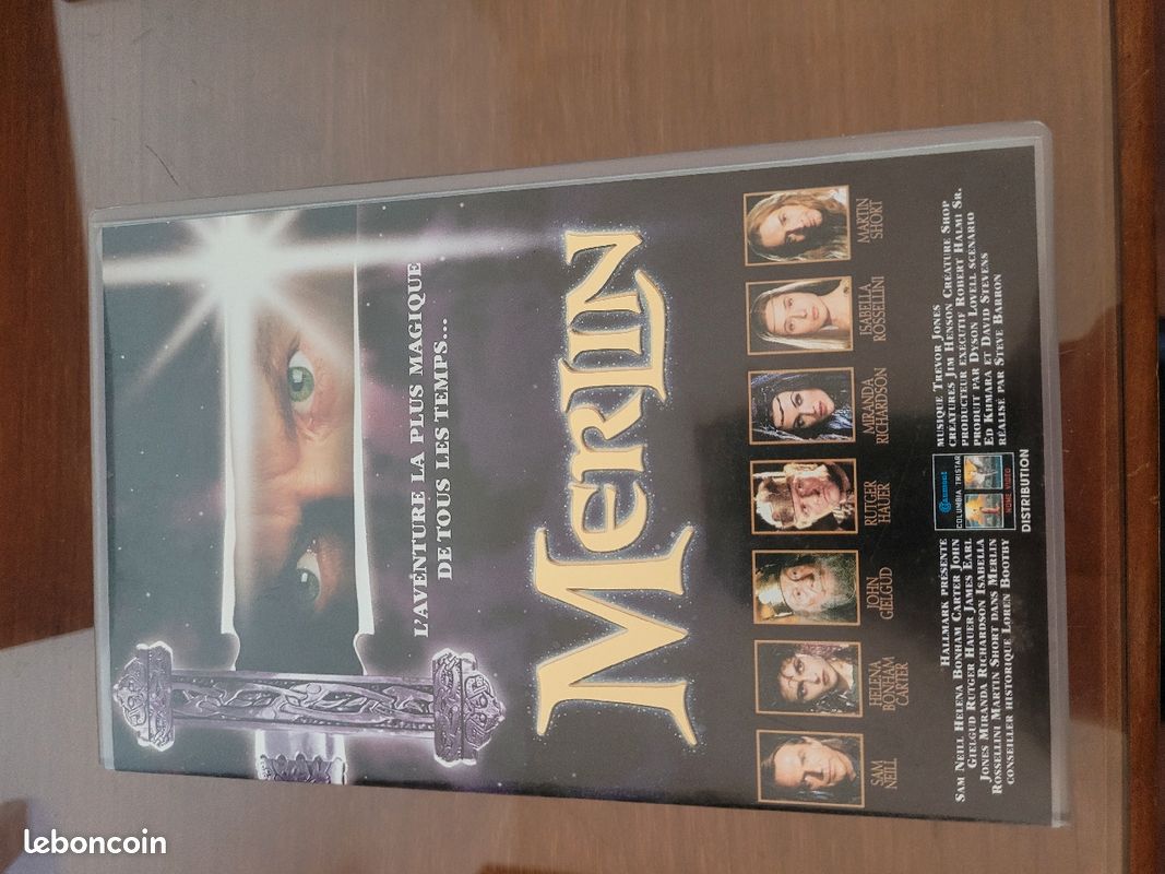 Merlin VHS sam neil rosselini Steve Baron K7 - DVD - Films