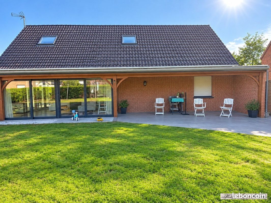 Maison 6 pièces 137 m² · à Esquelbecq · 137 m² · 1 150 €/mois