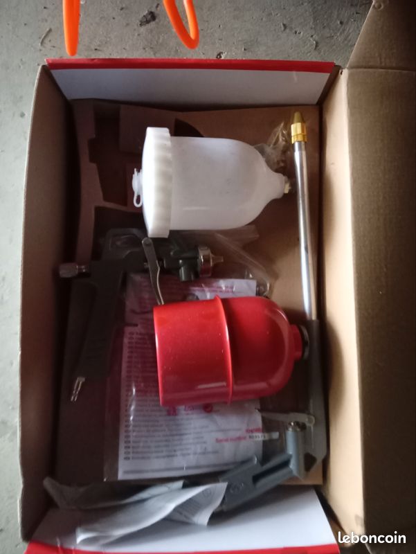 Compresseur 50L très très peu servi avec accessoires (image 2)