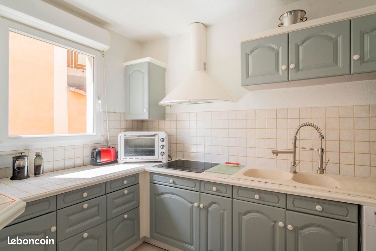VENTE DIRECTE PROPRIÉTAIRE – 13010 LES TROIS PONTS – T4 LUMINEUX – TERRASSE 12 m² – PARKING PRIVATIF (image 7)
