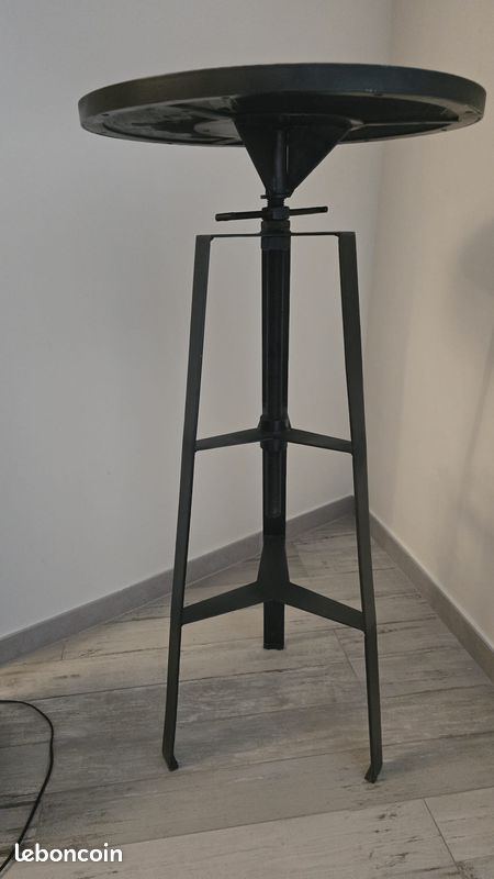 Table haute industrielle (image 3)