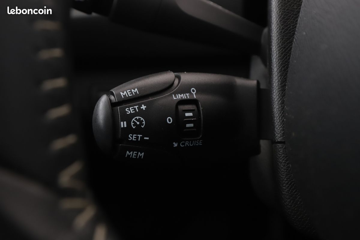 Peugeot 308 1.2 PureTech Allure 130 ch (image 27)
